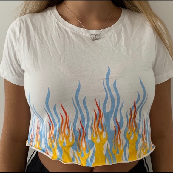Tops - Cropped flame tee